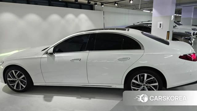 Mercedes-Benz E-Class W214 id 4177506 из Кореи 18