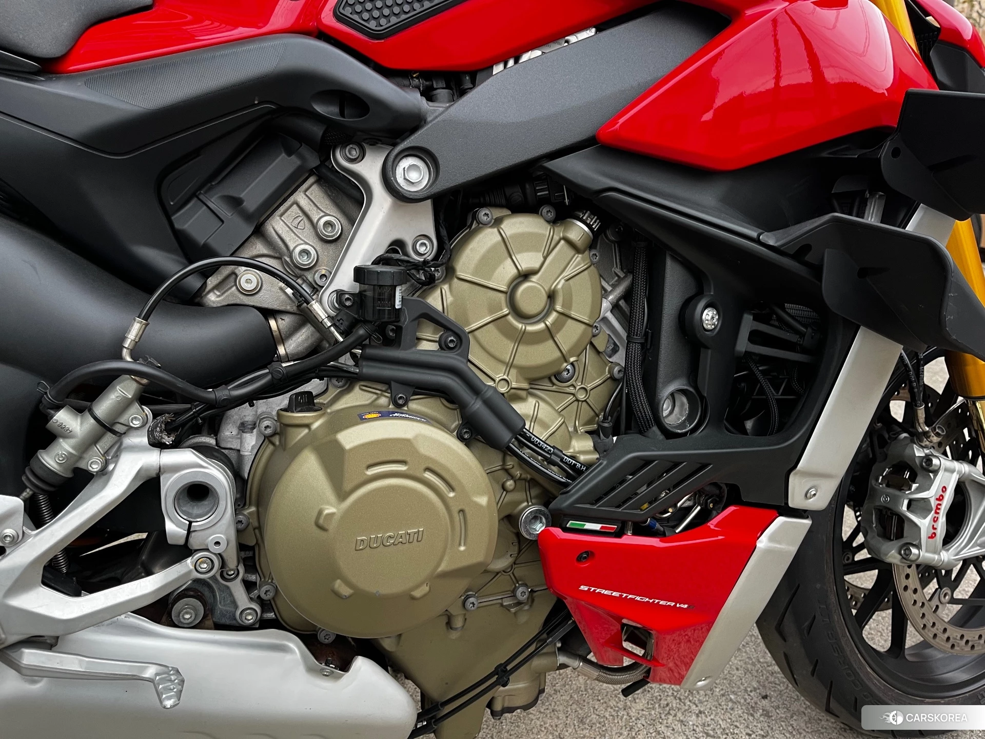 Ducati STREETFIGHTER V4 S id 4374398 из Японии 8