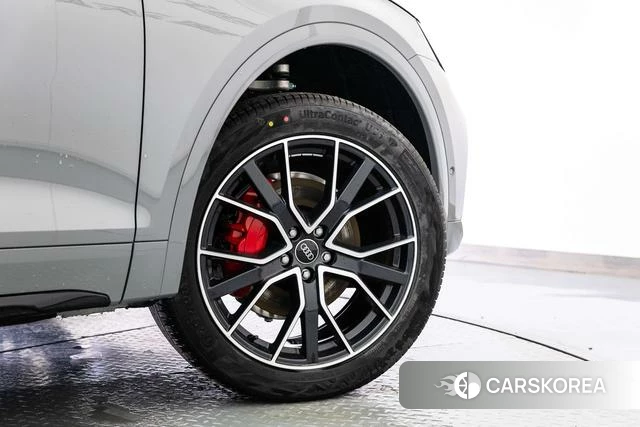 Audi Q5L id 4366045 из Китая 24