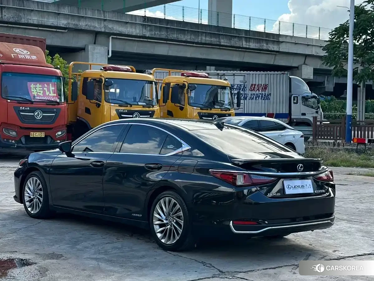 Lexus ES id 4583741 из Китая 8