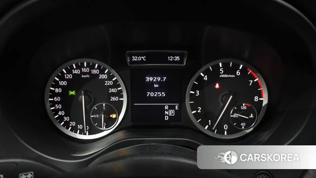 Infiniti Q30 id 4581739 из Кореи 32