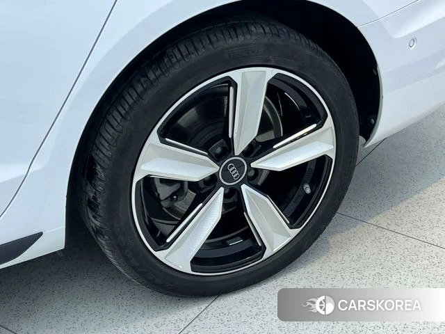 Audi A4L id 4236344 из Китая 30