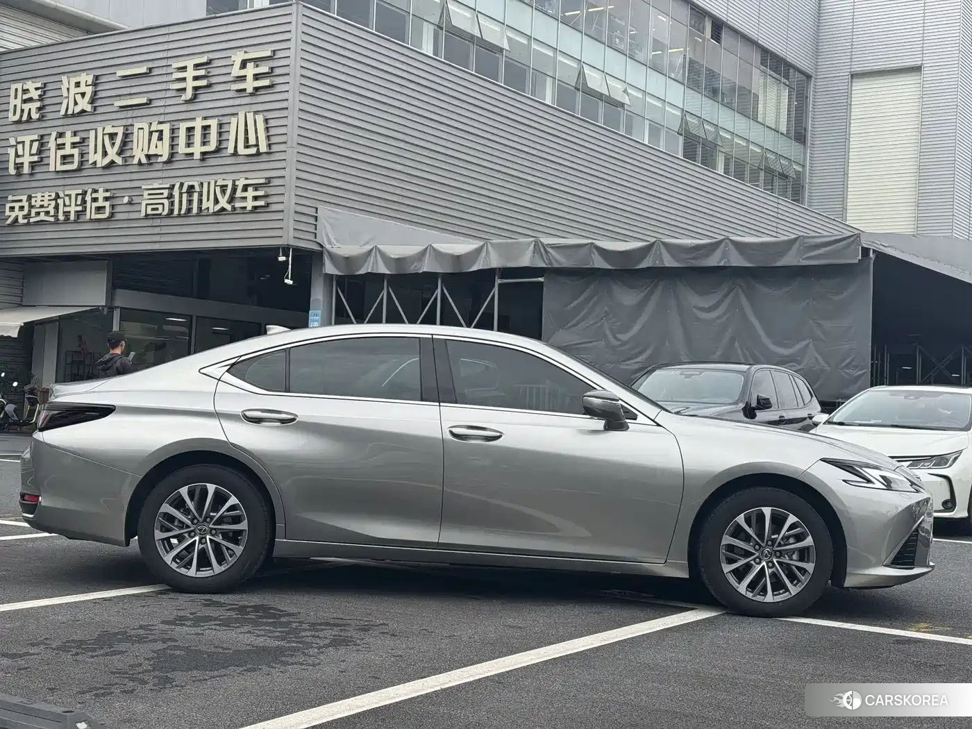 Lexus ES id 4577500 из Китая 18