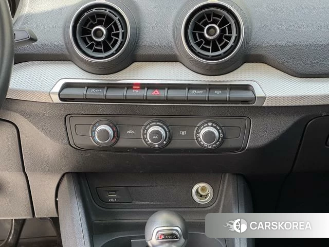 Audi Q2L id 4234848 из Китая 19