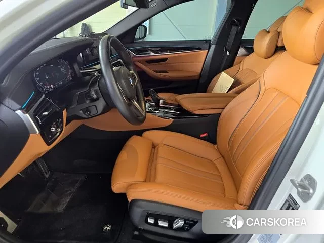 BMW 5 Series (G30) id 3054113 из Кореи 17