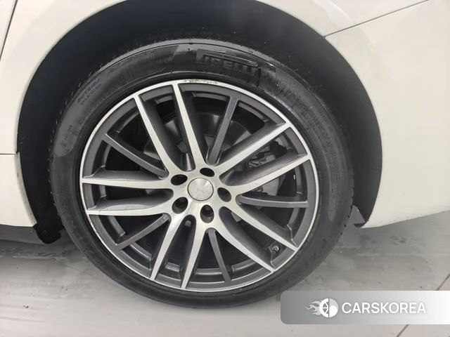 Maserati Ghibli id 4238065 из Китая 15