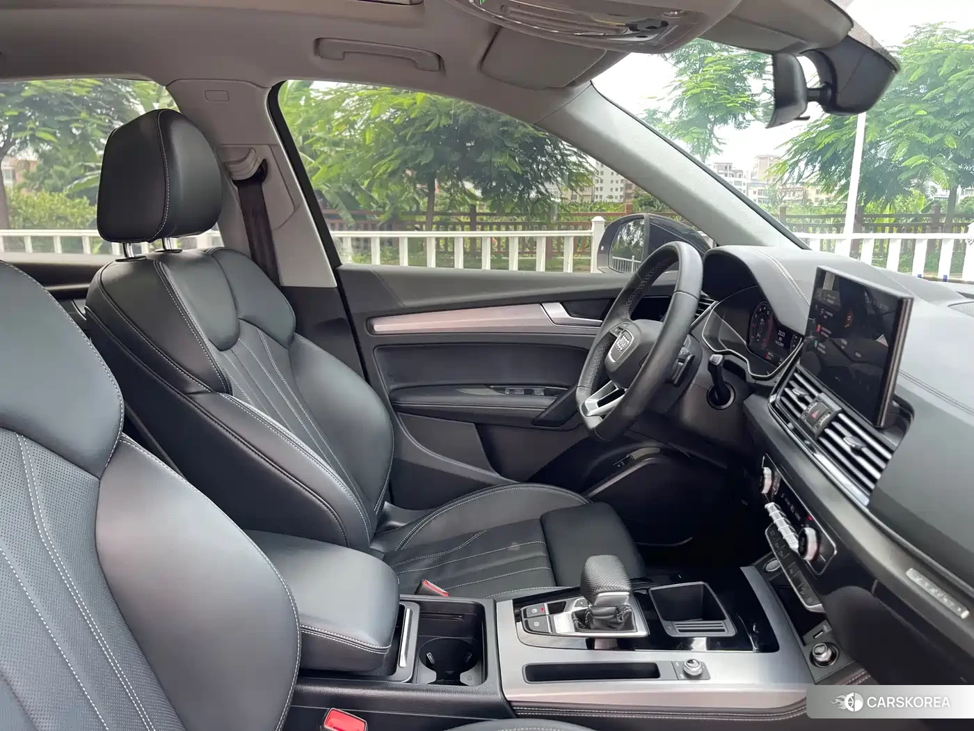 Audi Q5L id 4589235 из Китая 28