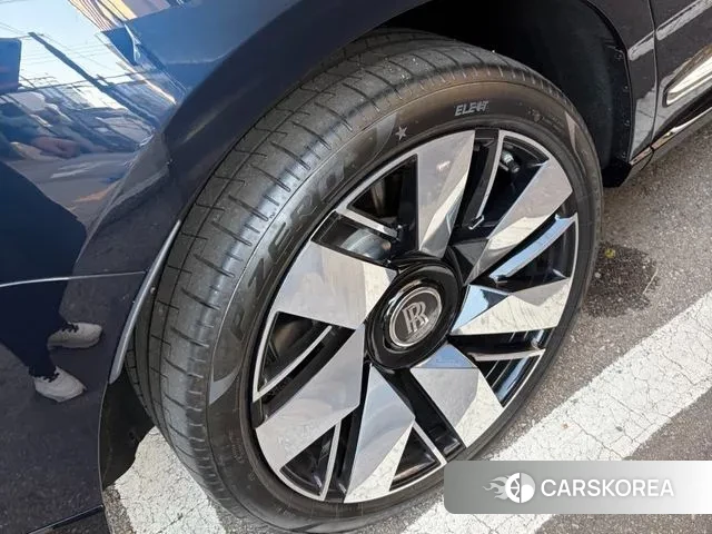 Rolls-Royce Cullinan id 3457068 из Кореи 10