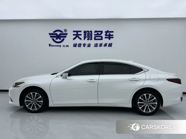 Lexus ES id 4297972 из Китая 18