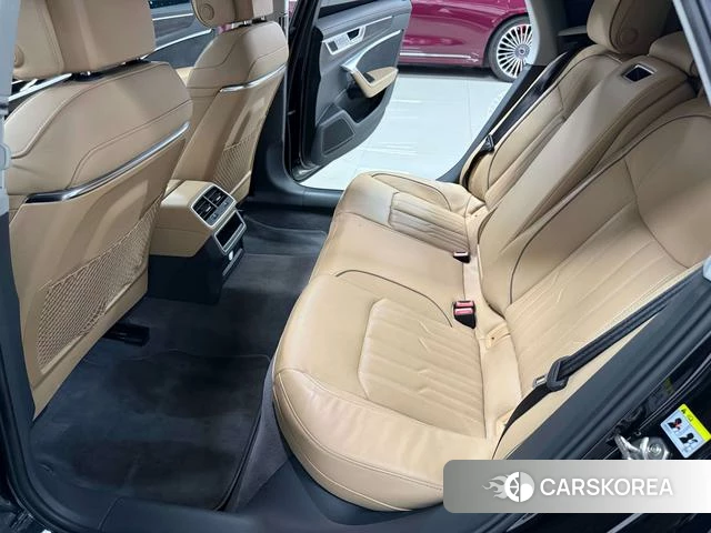 Audi A6L id 4279246 из Китая 30