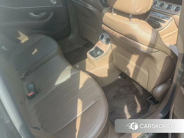 Mercedes-Benz E-class id 4300253 из Китая 15