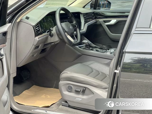 Volkswagen Touareg id 4277399 из Китая 13