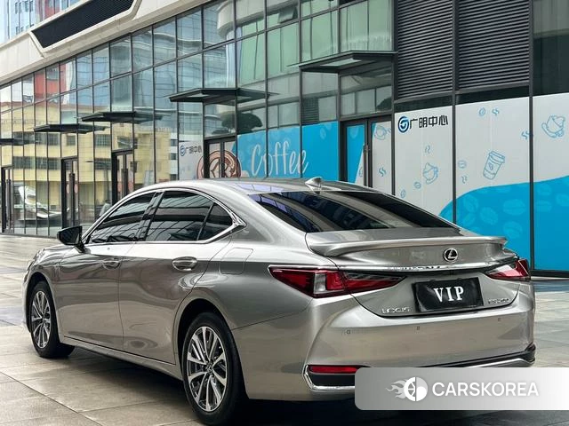 Lexus ES id 4374424 из Китая 33