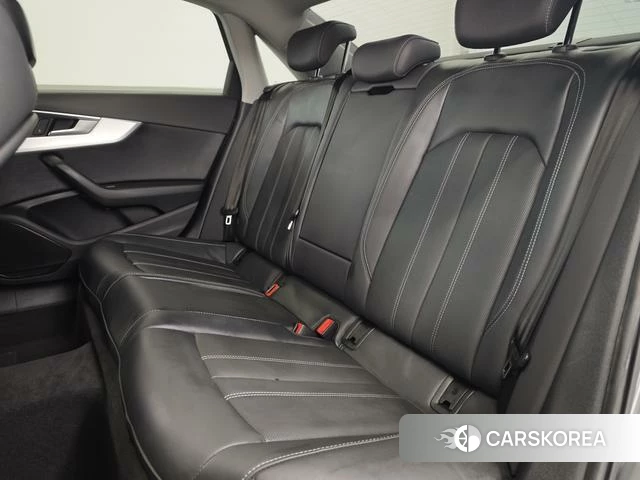 Audi A4L id 4236090 из Китая 23