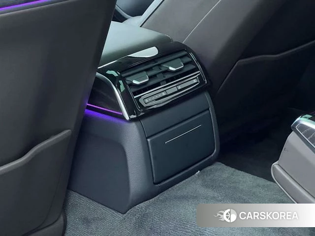Audi A8 id 4208982 из Китая 33