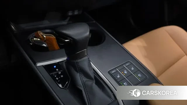 Lexus UX250h id 3256641 из Кореи 18