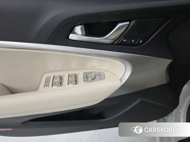 Genesis The New G70 id 4368438 из Кореи 14