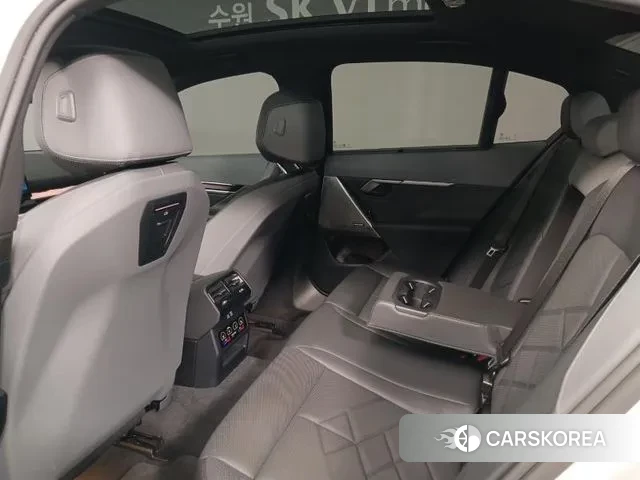 BMW 5 Series (G60) id 3410466 из Кореи 18