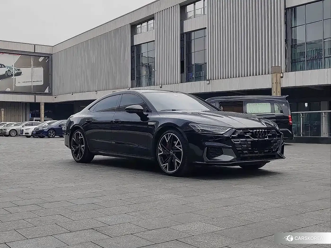 Audi A7L id 4583911 из Китая 17