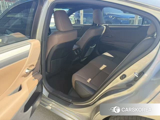 Lexus ES id 4298412 из Китая 10