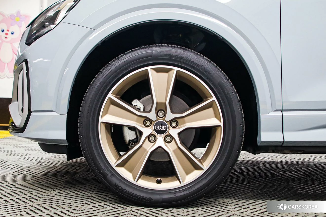 Audi Q2L id 4473504 из Китая 21