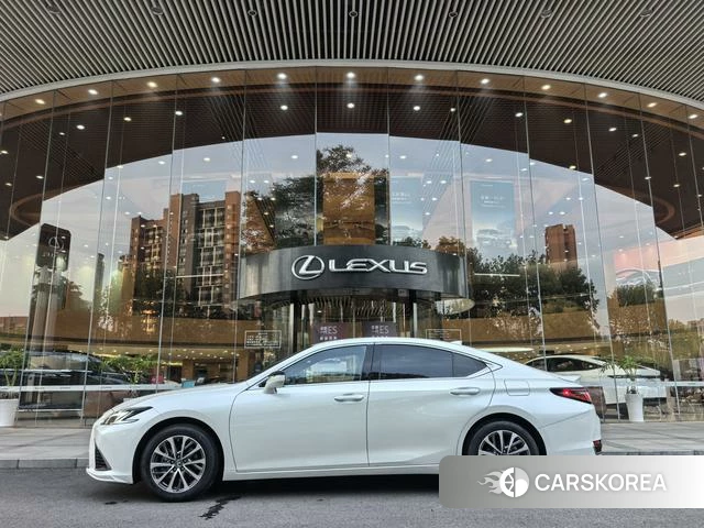 Lexus ES id 4221314 из Китая 15