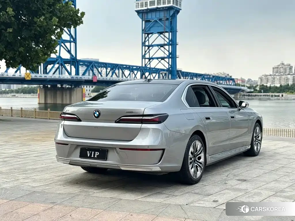 BMW i7 id 4628433 из Китая 8