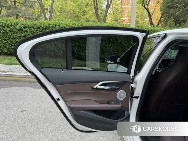 BMW 1 series id 4235061 из Китая 17