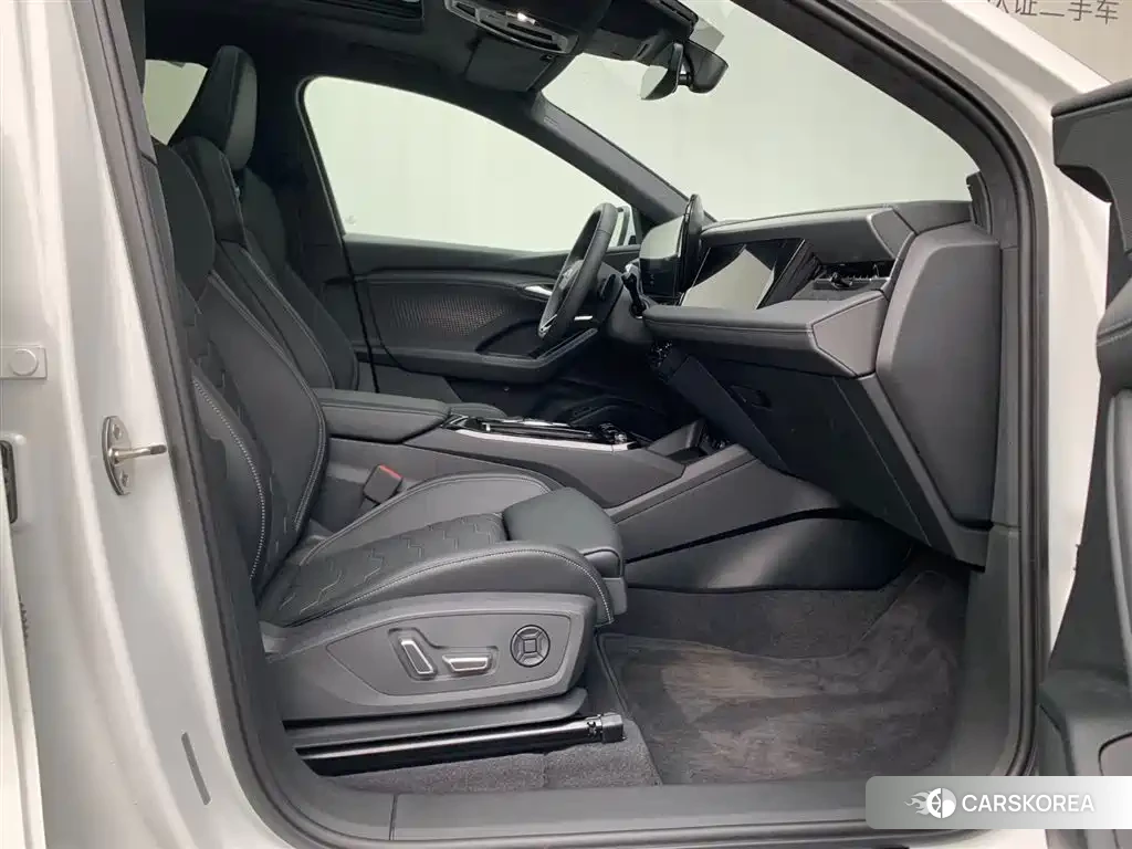 Audi Q6L id 4622471 из Китая 16