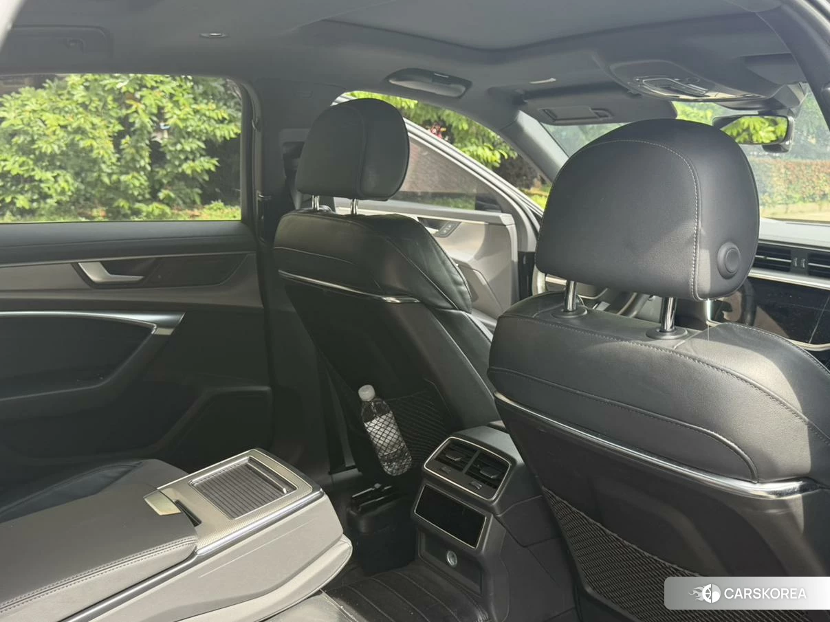Audi A6L id 4419424 из Китая 12