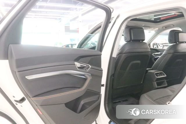 Audi e-tron id 4353124 из Китая 18