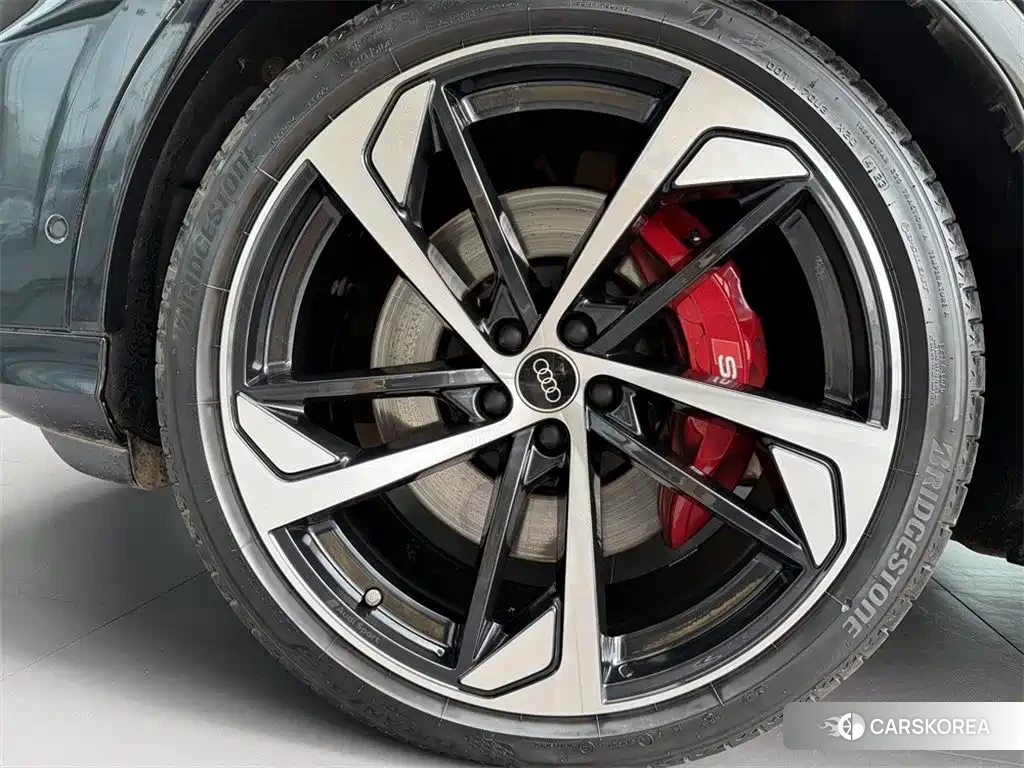 Audi SQ7 id 4659753 из Китая 11