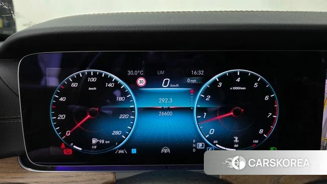 Mercedes-Benz E-Class W213 id 4613069 из Кореи 31
