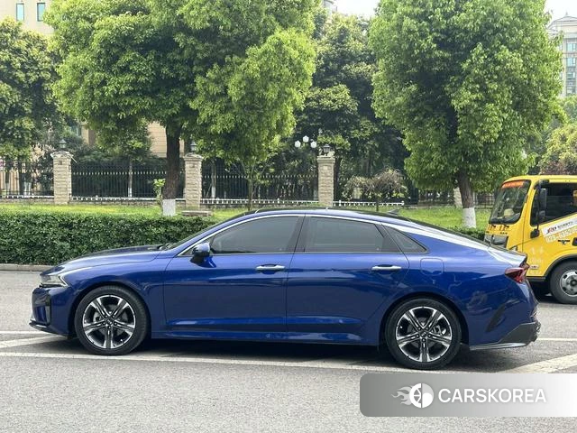 Kia K5 id 4262321 из Китая 15
