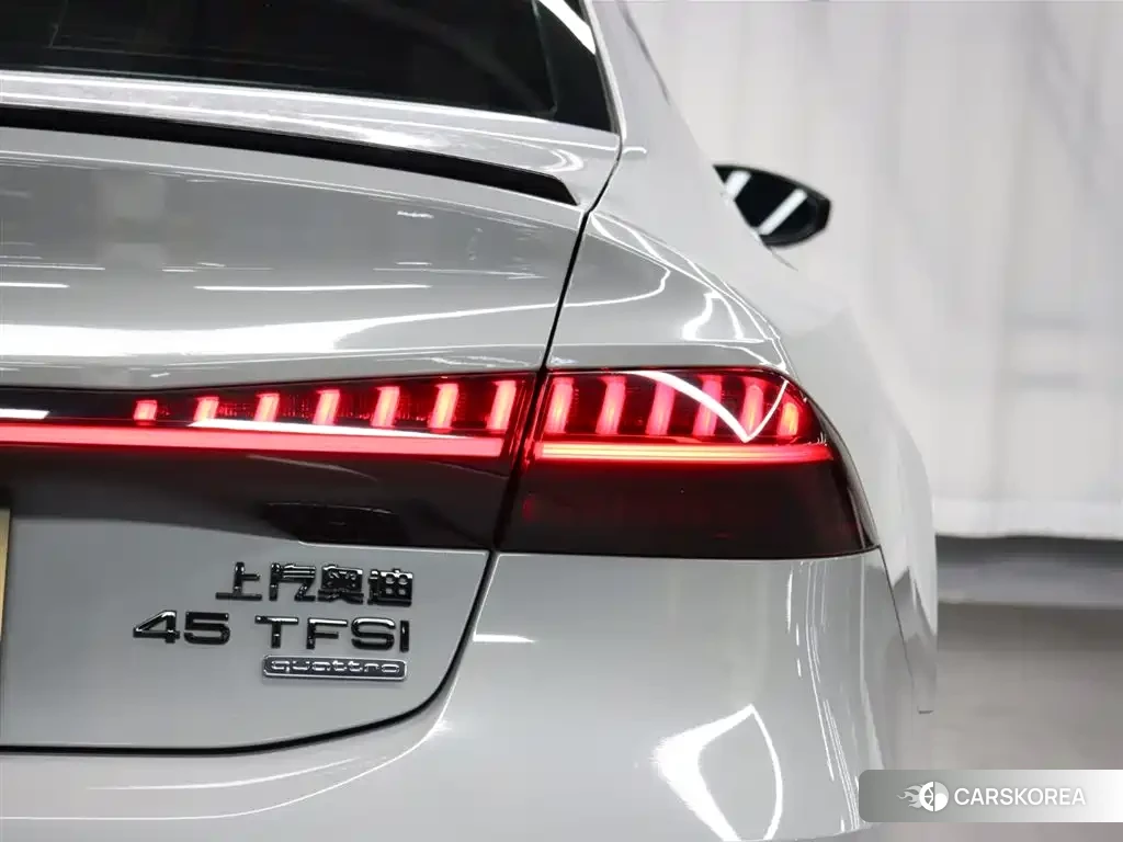 Audi A7L id 4539067 из Китая 28