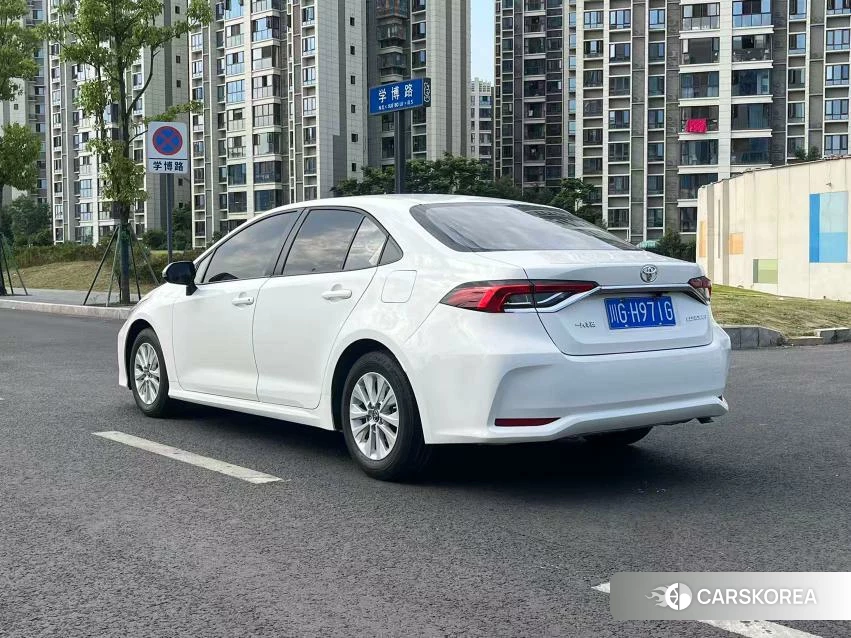 Toyota Corolla id 4510473 из Китая 8