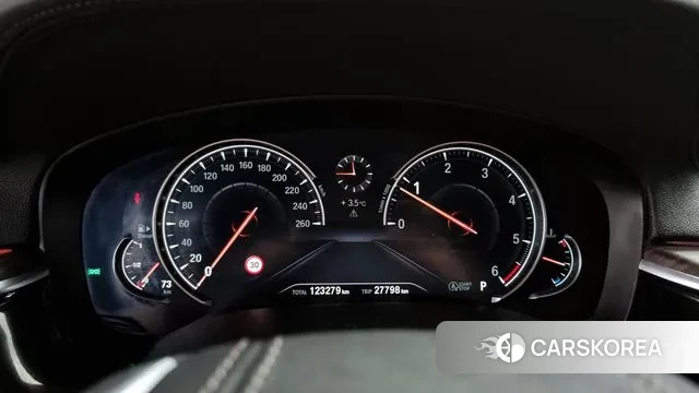 BMW 5 Series (G30) id 3460227 из Кореи 18