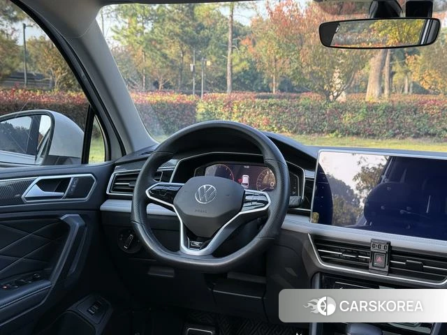Volkswagen Tiguan L id 4278565 из Китая 14