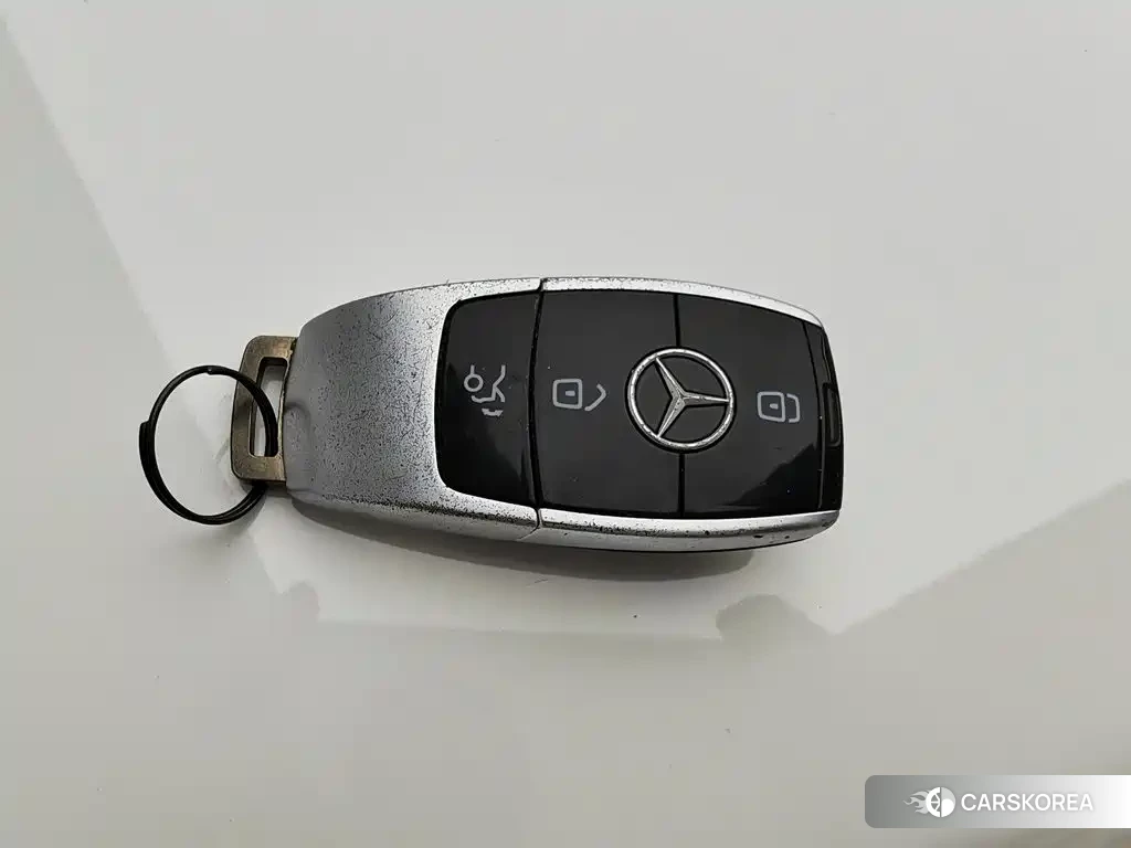 Mercedes-Benz E-Class id 4628321 из Китая 22
