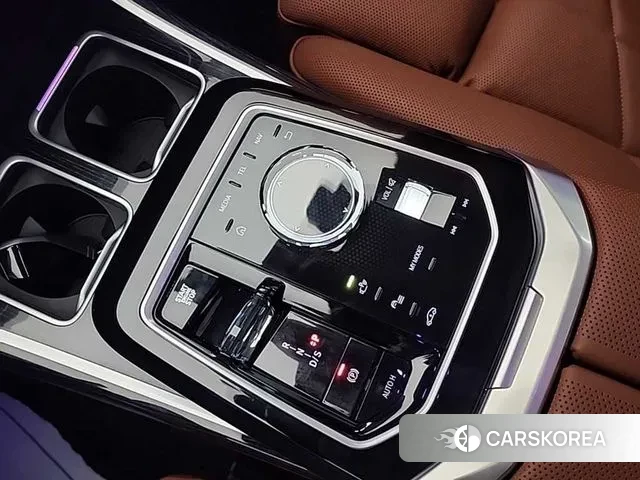 BMW 7 Series (G70) id 3745035 из Кореи 16