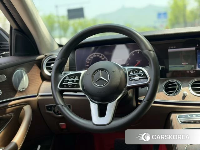 Mercedes-Benz E-class id 4211702 из Китая 16