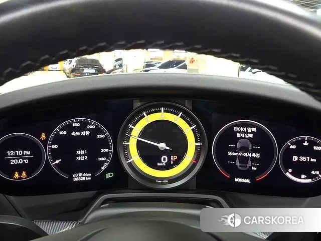 Porsche 911(992) id 3676603 из Кореи 18