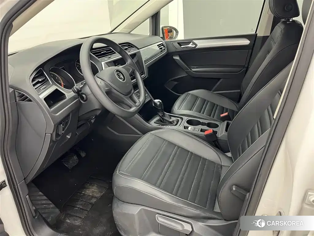 Volkswagen Touran id 4545735 из Китая 10
