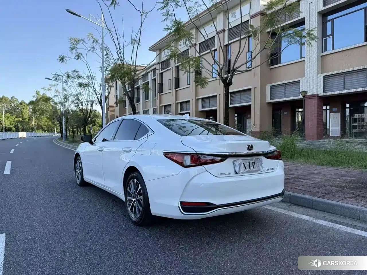 Lexus ES id 4644405 из Китая 8