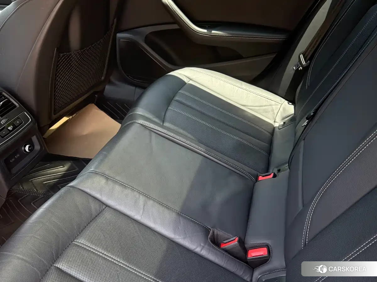 Audi A4L id 4559602 из Китая 8