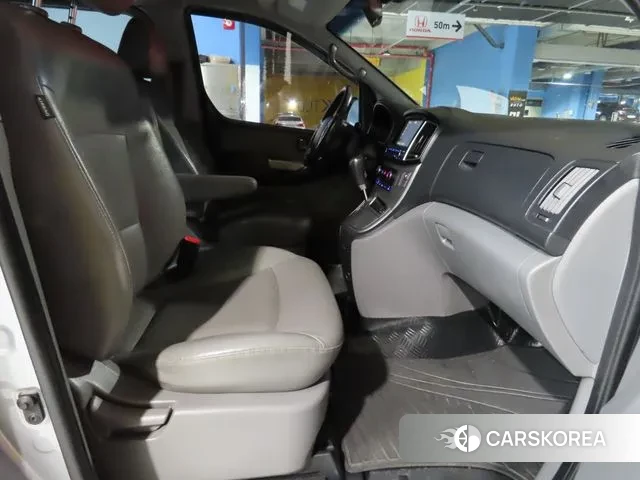 Hyundai The New Grand Starex id 3742737 из Кореи 18