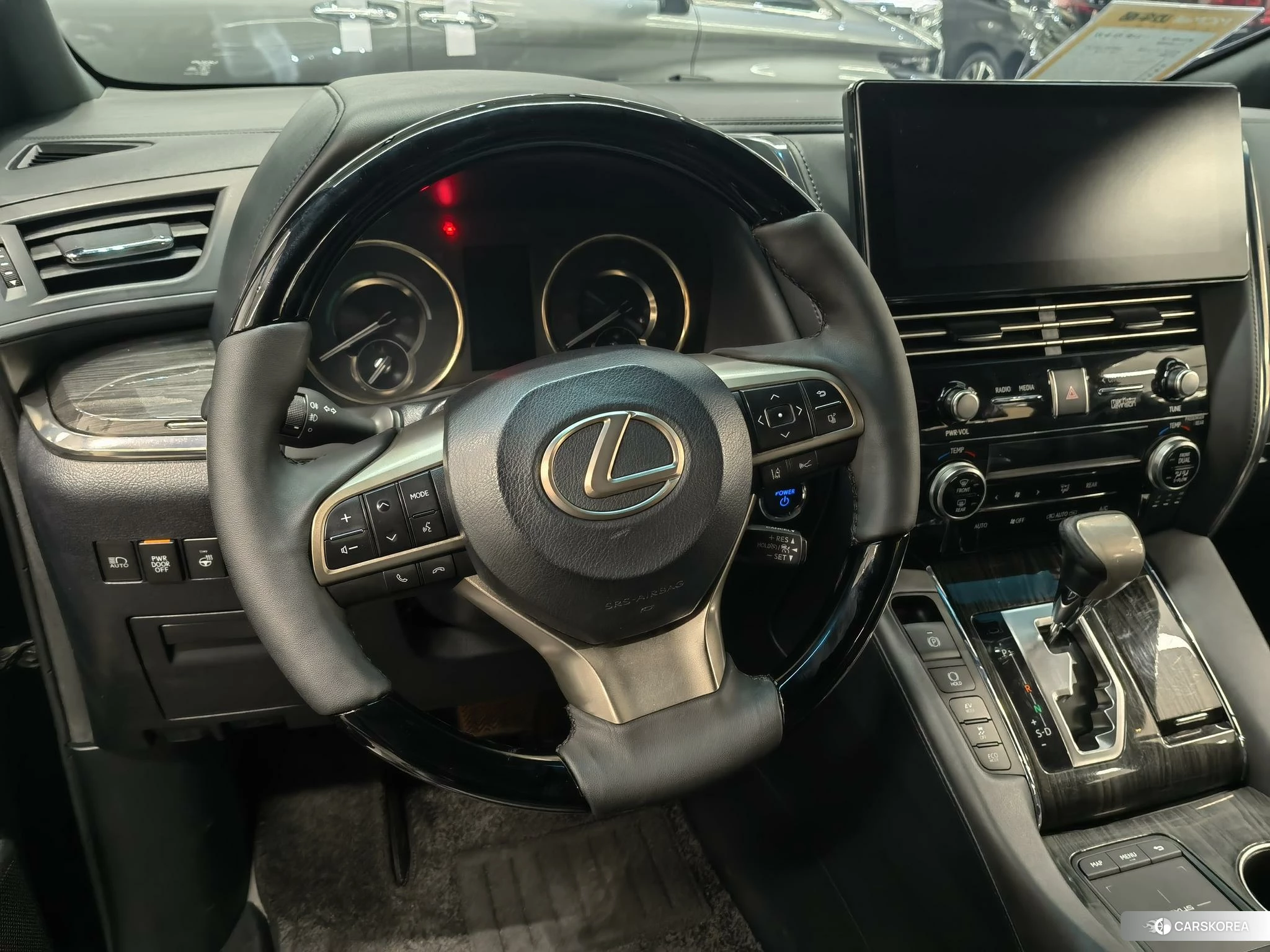 Lexus LM id 4467537 из Китая 8