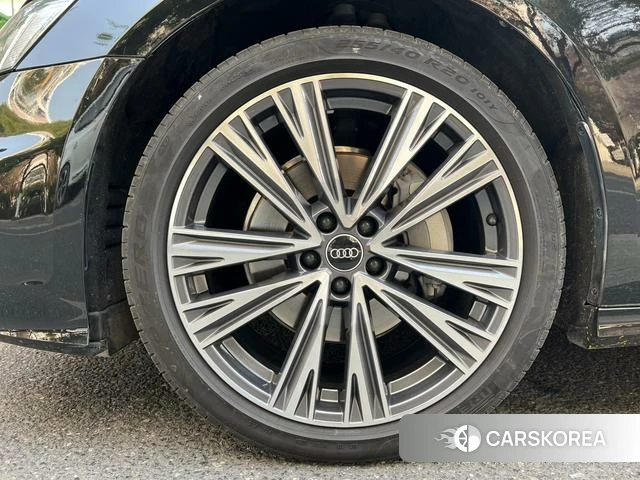 Audi A6L id 4265072 из Китая 15