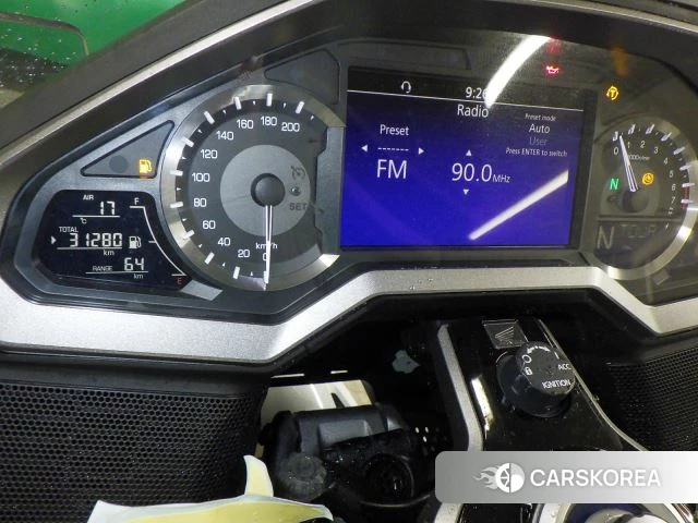 Honda GL1800 TOUR id 3947873 из Японии 32