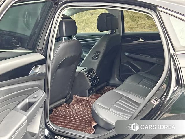 Volkswagen Passat id 4274757 из Китая 8